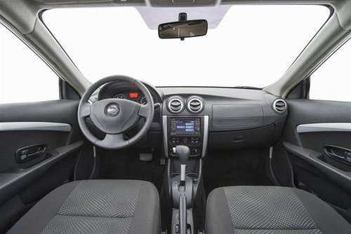 2013-Nissan-Almera-Sedan-Image-i09-800.jpg
