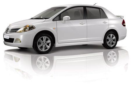 tiida-sedan.jpg