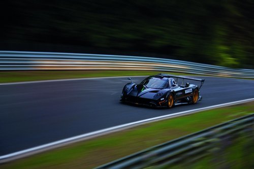 pagani-zonda-r-sets-new-circuit-record-at-nurburgring-nordschleife-7.jpg