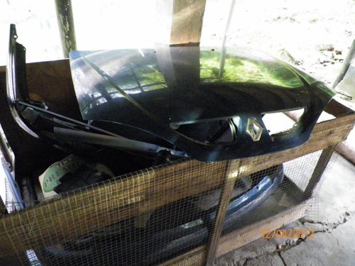 Megane 1 outer parts.jpg