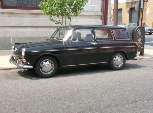800px-1966_Volkswagen_1600_Squareback.jpg