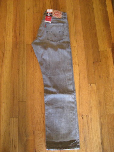 Levis-514-Slim-Straight-Grey.JPG
