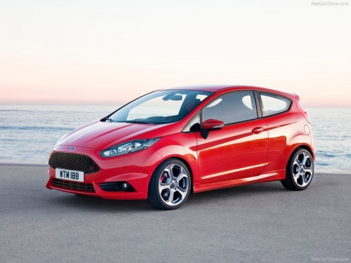 Ford-Fiesta_ST_2013_800x600_wallpaper_02.jpg