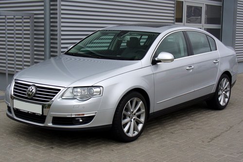 VW_Passat_B6_Limousine_2.0_TDI_DSG_Highline_Reflexsilber.JPG
