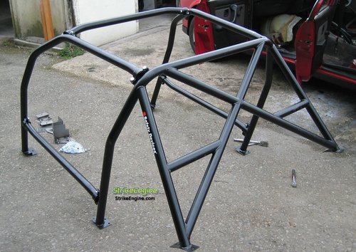 roll_cage_safety_devices_e30.jpg