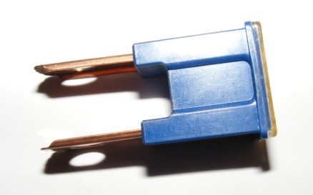 100 A engine fuse.jpg