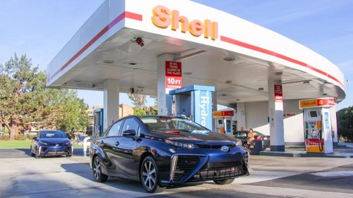 c8a2e3d0-9ccb-11e4-b765-8fe08e565094_2016-Toyota-Mirai-1.jpg