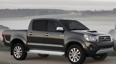 2015-Toyota-Hilux.jpg