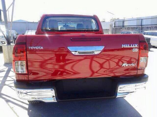 Toyota-HiLux-13.jpg