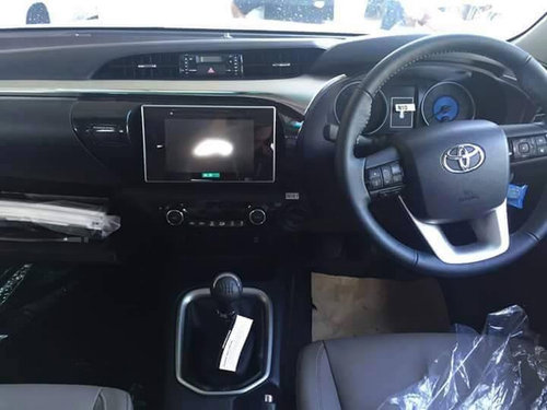 Toyota-HiLux-17.jpg