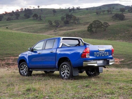 Toyota-HiLux_2016_1024x768_wallpaper_0a.jpg