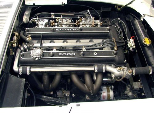 2000 GT Engine.jpg