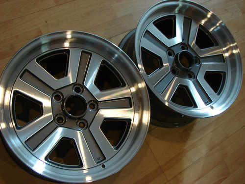 Detroit Vintage Wheels 248-890-2504 7Jx16 01.jpg