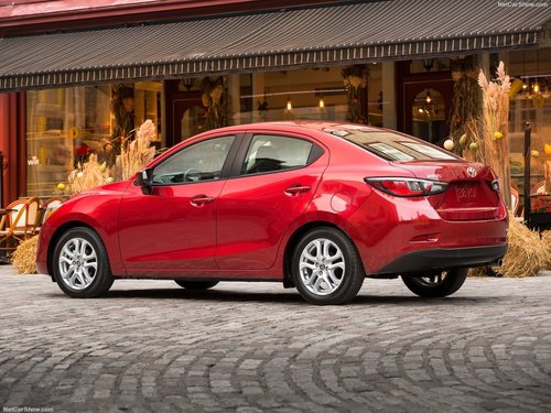 Toyota-Yaris_Sedan_2016_1024x768_wallpaper_1a.jpg