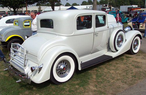 Pearl White_1934-Packard-ggr 02.jpg