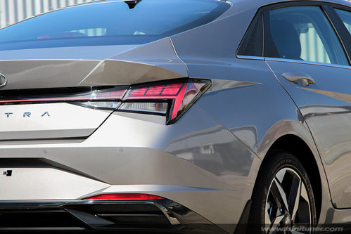 2021_Hyundai_Elantra_7.jpg