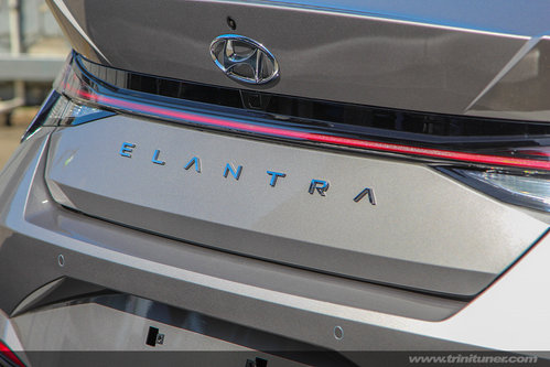 2021_Hyundai_Elantra_8.jpg