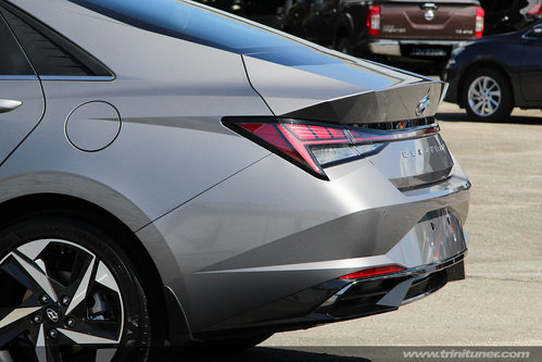2021_Hyundai_Elantra_20.jpg