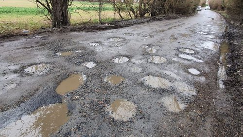 _123672029_potholes.jpg