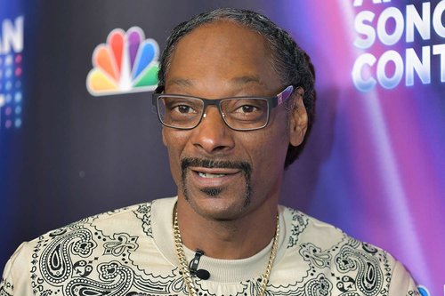 Snoop-Dogg-smoke-111623-03-d37dcb2228bc4497bf3d4ff3a22f701e.jpg