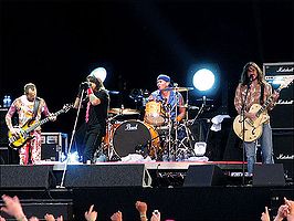 266px-Redhotchilipeppers.jpg